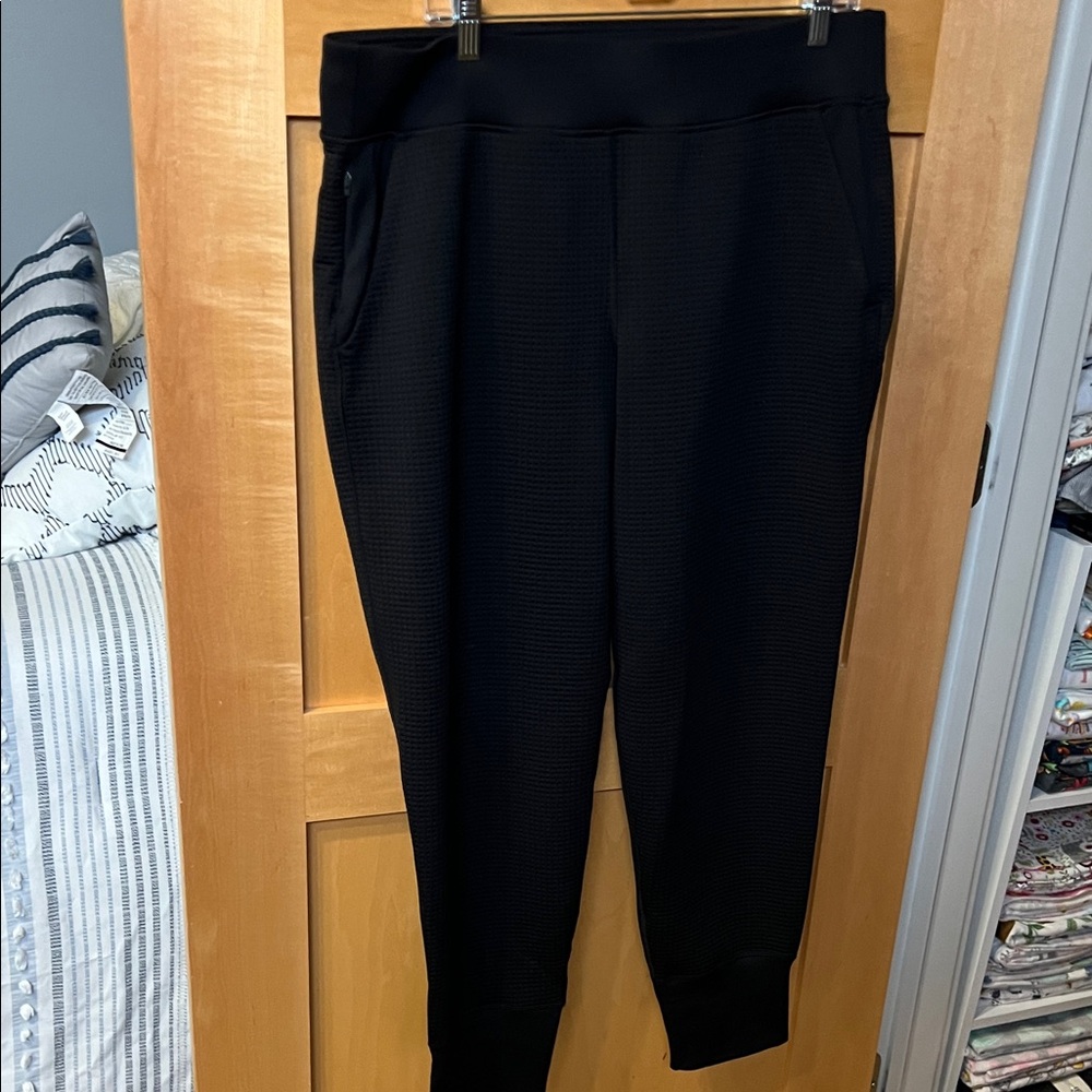 NWT Lululemon Waffle Knit Black MR Jogger Pants